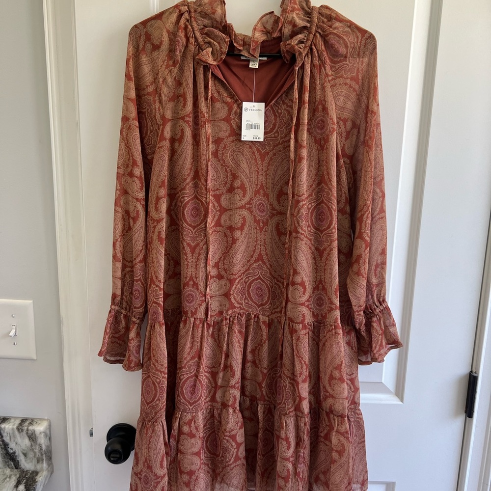 Flowy paisley pattern dress